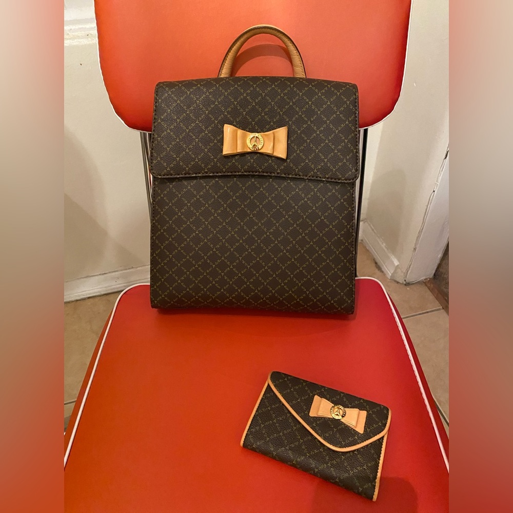 Rioni Signature Brown Small Fashion Backpack + Wallet